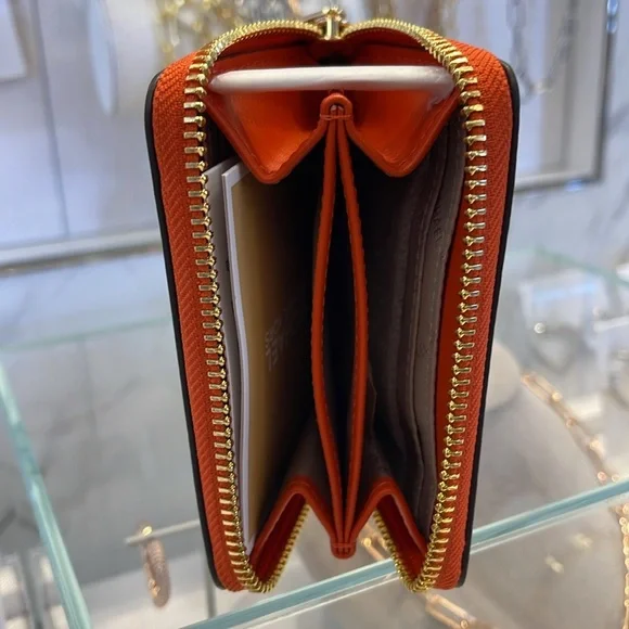 Michael Kors Jet Set Travel Medium Color-Block Zip Around Wallet Card Case
NWT - Picture 10 of 16